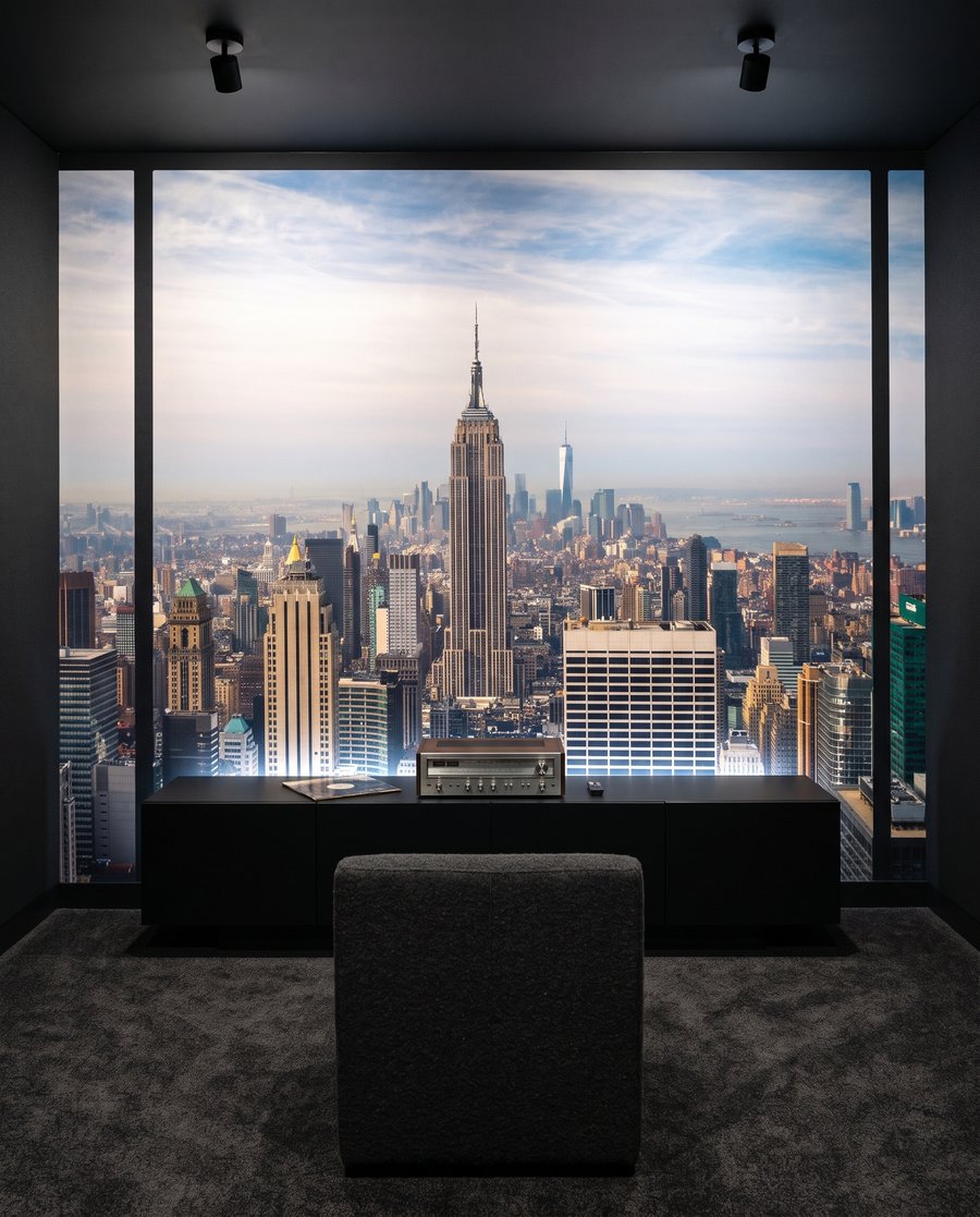 Window Over Manhattan — interior 3