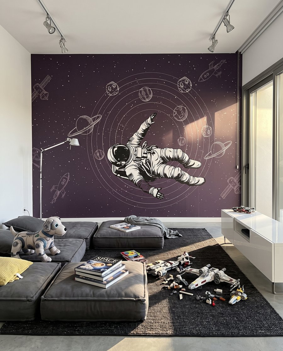 Astronaut in Orbit — interior 3