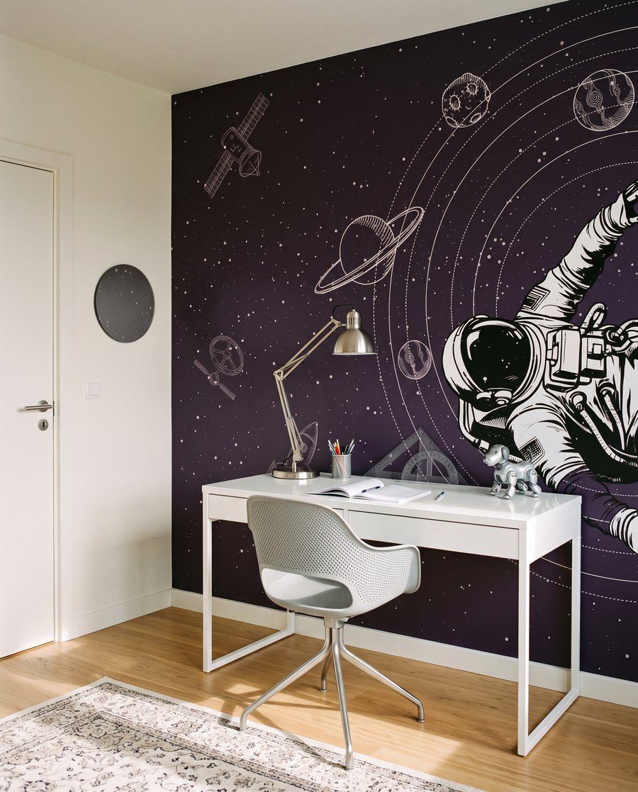 Astronaut in Orbit — interior 5